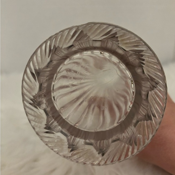 VTG LE Smith 16” Clear Ribbed Swung Stretch Glass Vase - Picture 4 of 4